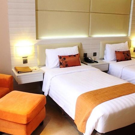Sotis Hotel Kupang Exterior foto
