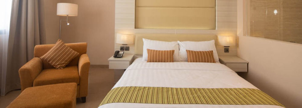 Sotis Hotel Kupang Exterior foto