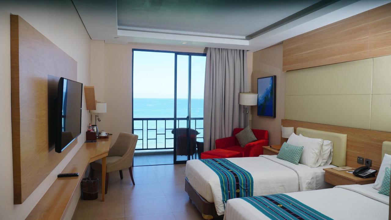 Sotis Hotel Kupang Exterior foto