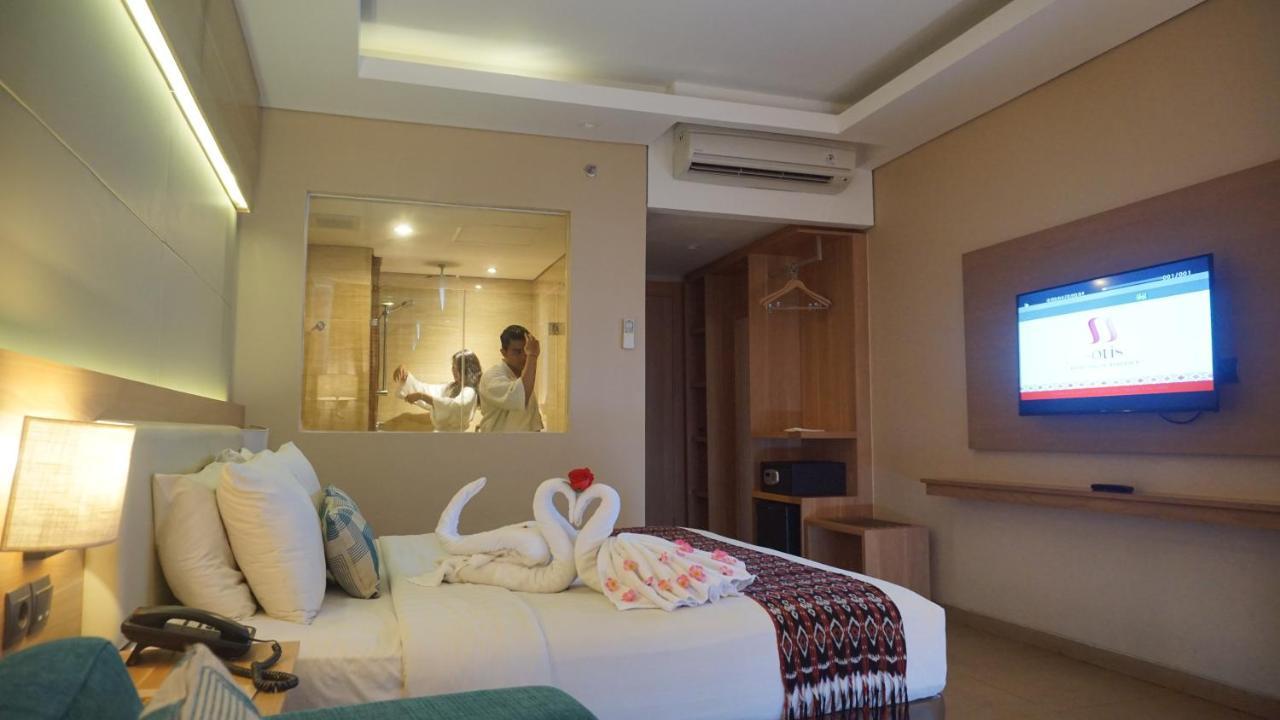 Sotis Hotel Kupang Exterior foto