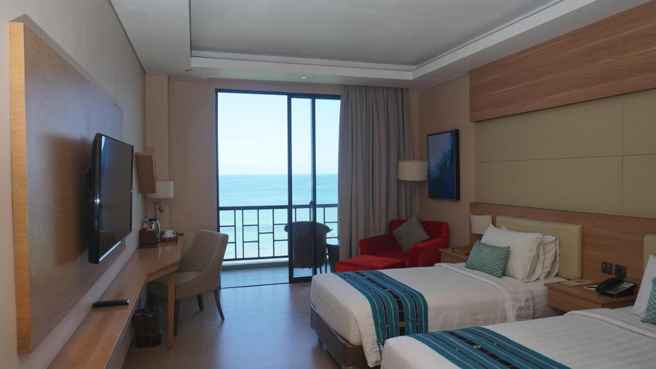 Sotis Hotel Kupang Exterior foto