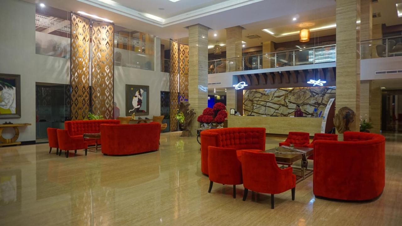 Sotis Hotel Kupang Exterior foto