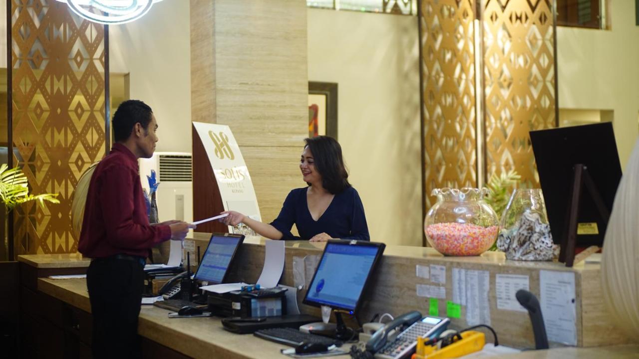 Sotis Hotel Kupang Exterior foto