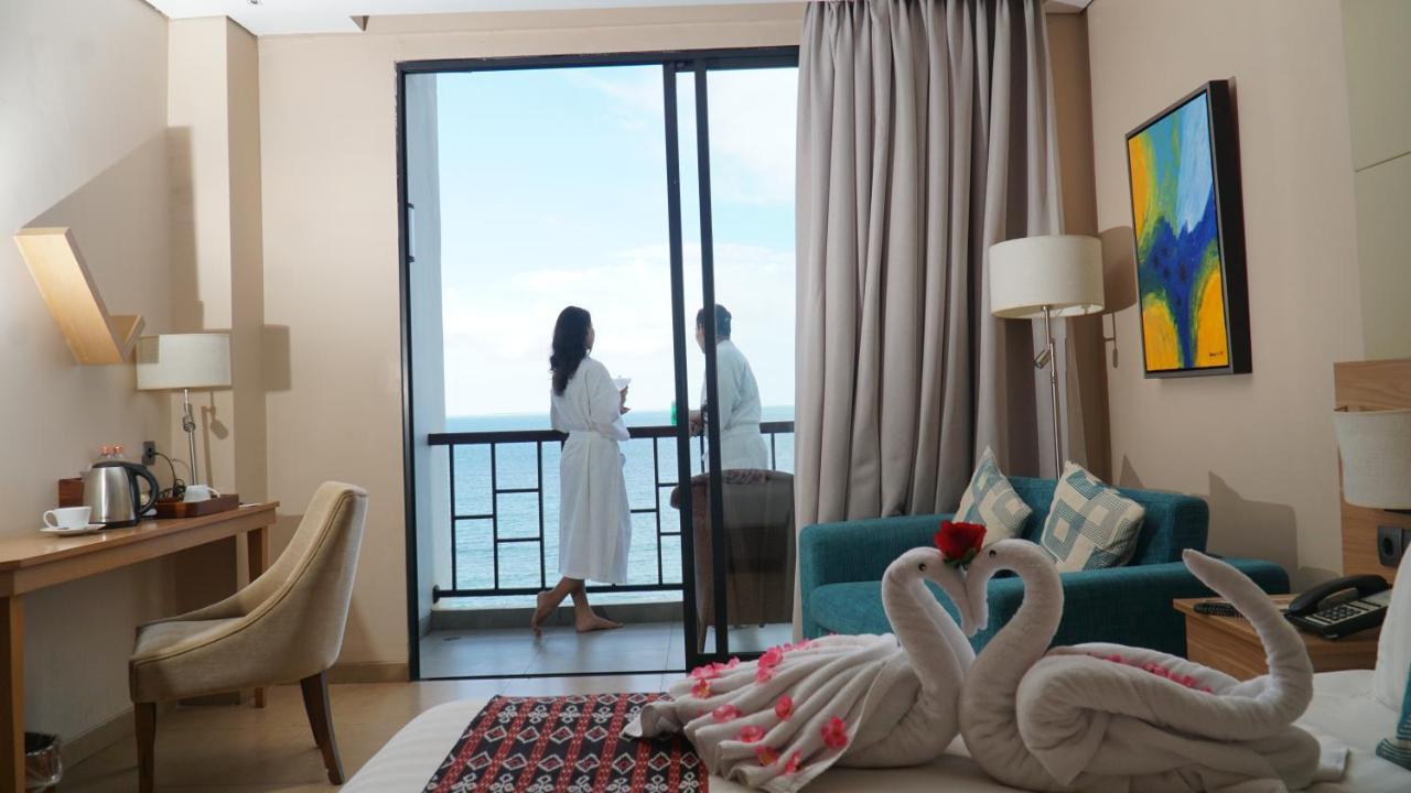 Sotis Hotel Kupang Exterior foto